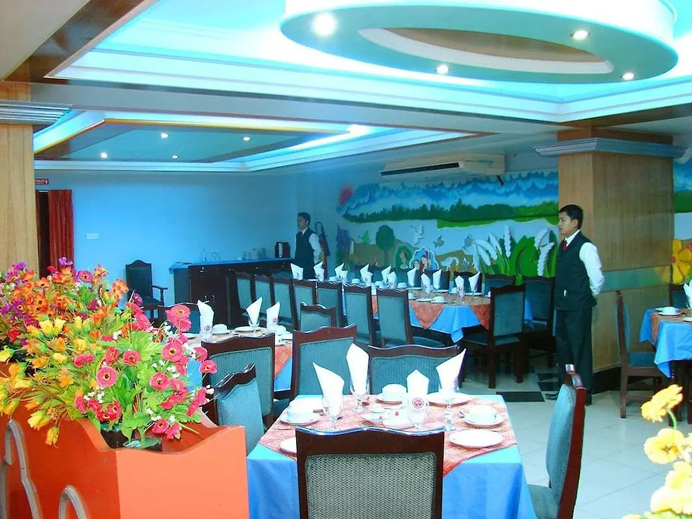 Grand Prince Hotel Dhaka 3*,